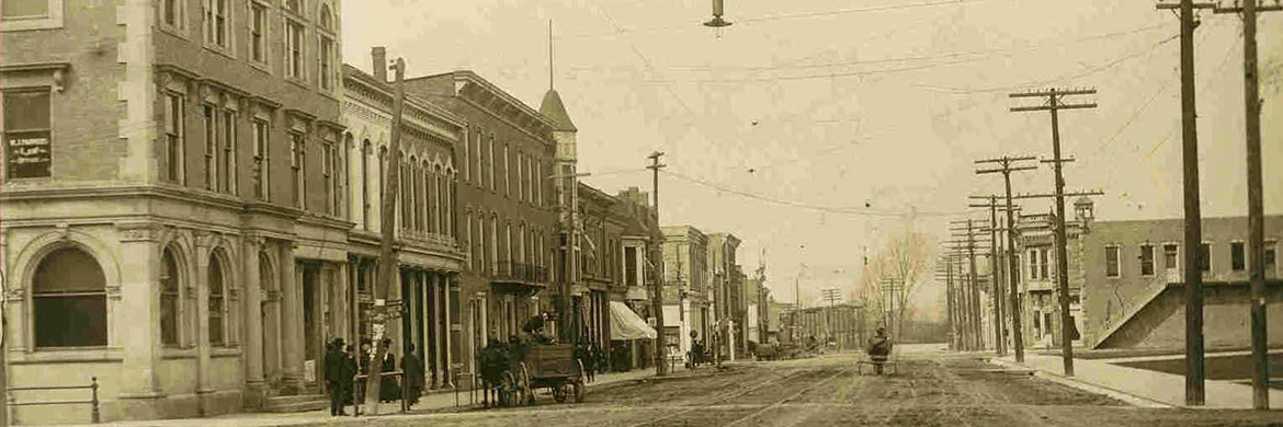 Historical photo of Main street in 1909