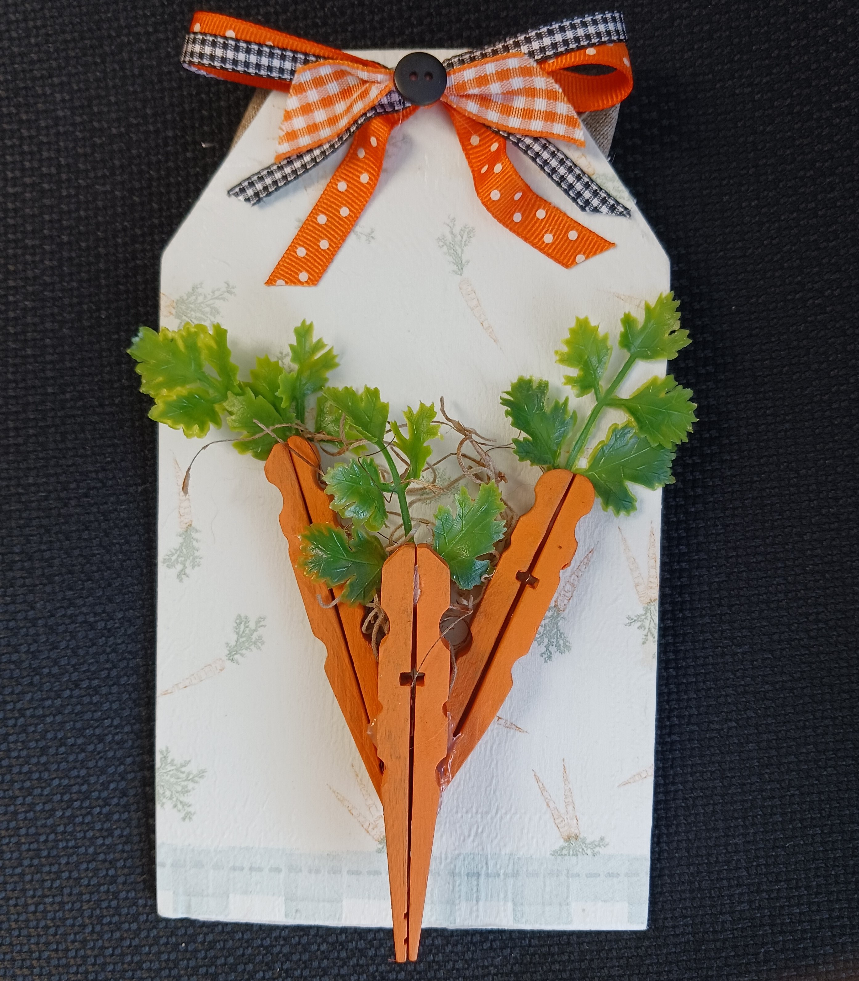 orange carrot, green leaves
